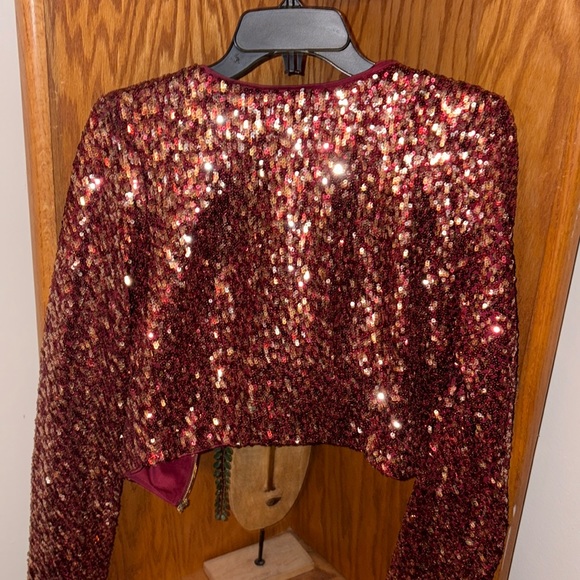 Red sequin shirt - Picture 2 of 4